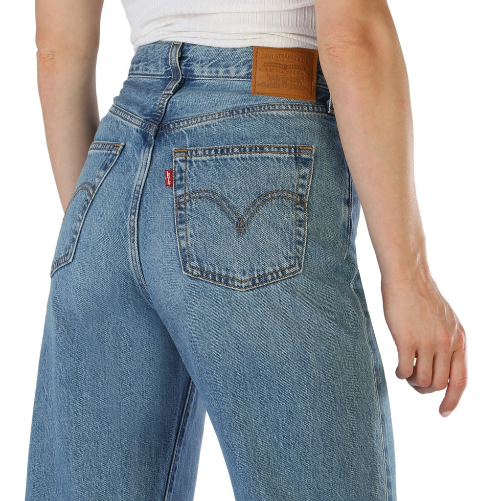 clearance prices Levi's Premium Wedgie Straight Light Wash Jeans