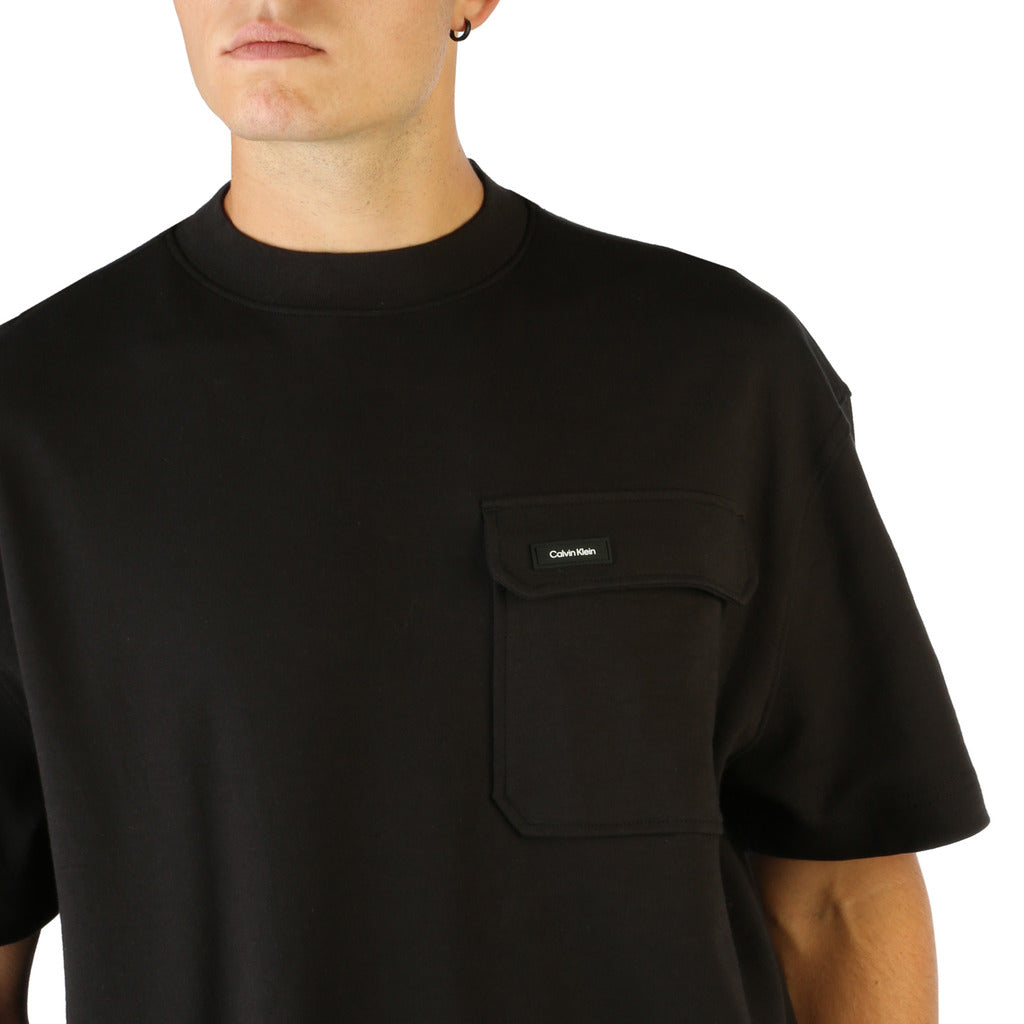 Calvin Klein Logo Pocket Crewneck Black Men's T-Shirt K10K109790-BEH